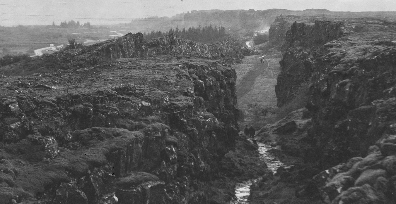 Þingvellir auf Island, eine Schwarz-weiss-Fotografie einer Landschaft